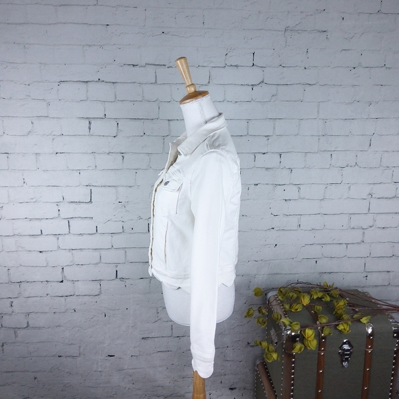 Driftwood Scallop Denim Jacket White  S, M, L, XL - Picture 3 of 7